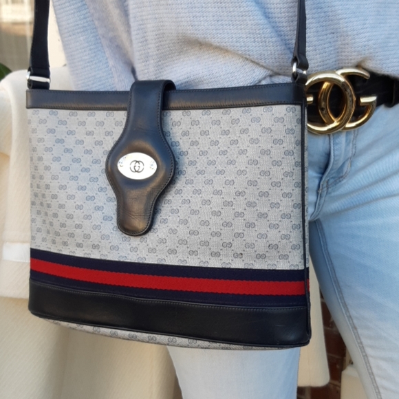 Gucci Handbags - Gucci Britten Cross-body!